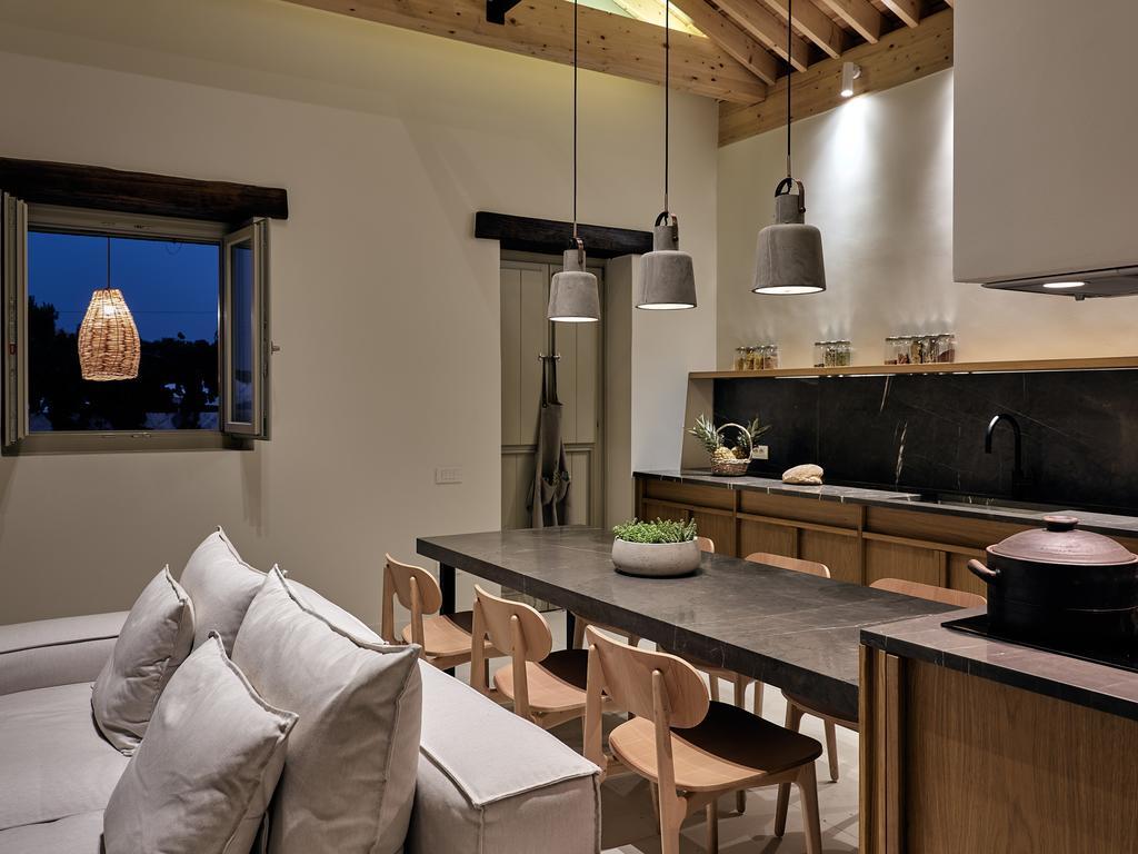 Niova Villa - Seafront, Private Pool And Ionian Sea Views, By Zantewize Alykes  Extérieur photo