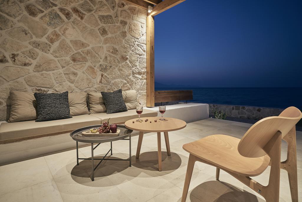 Niova Villa - Seafront, Private Pool And Ionian Sea Views, By Zantewize Alykes  Extérieur photo