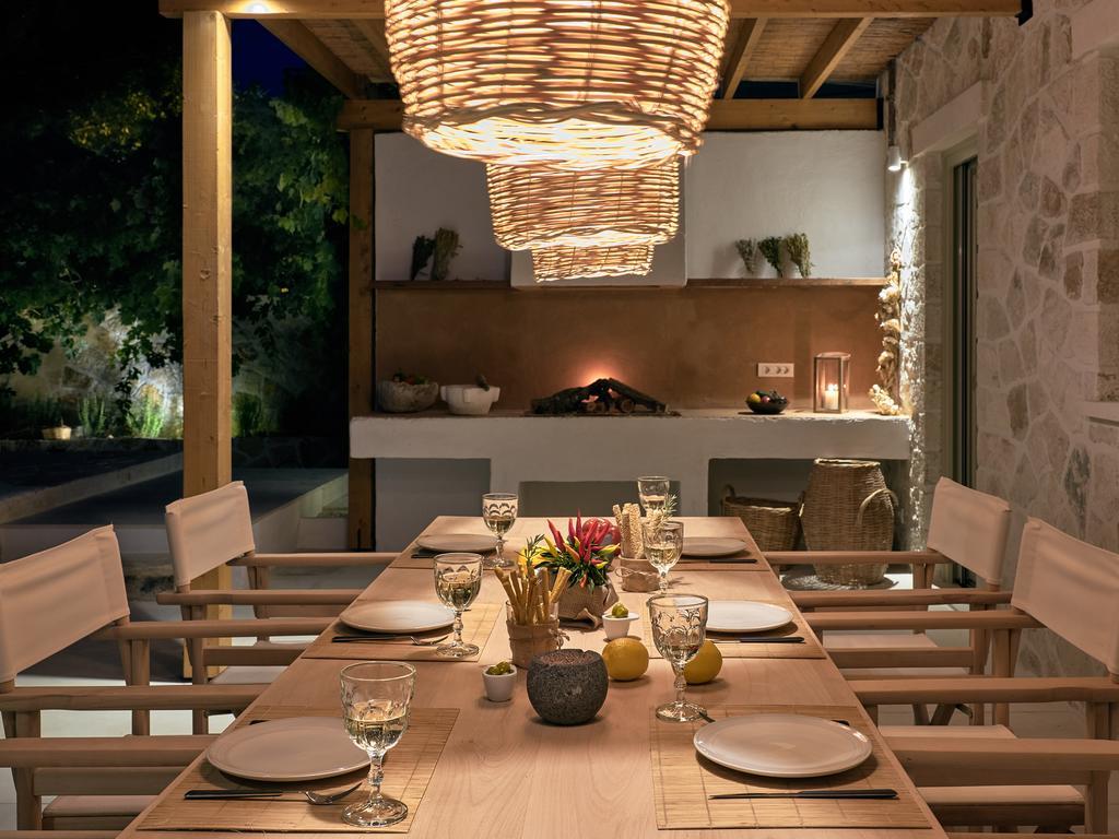 Niova Villa - Seafront, Private Pool And Ionian Sea Views, By Zantewize Alykes  Extérieur photo