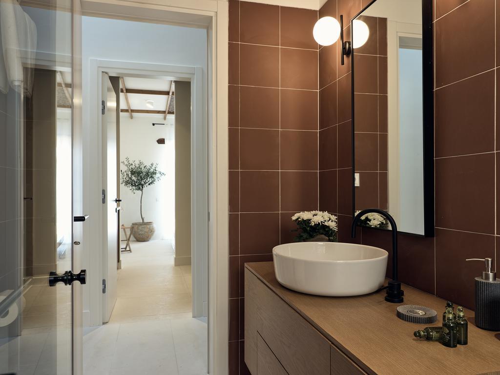 Niova Villa - Seafront, Private Pool And Ionian Sea Views, By Zantewize Alykes  Extérieur photo